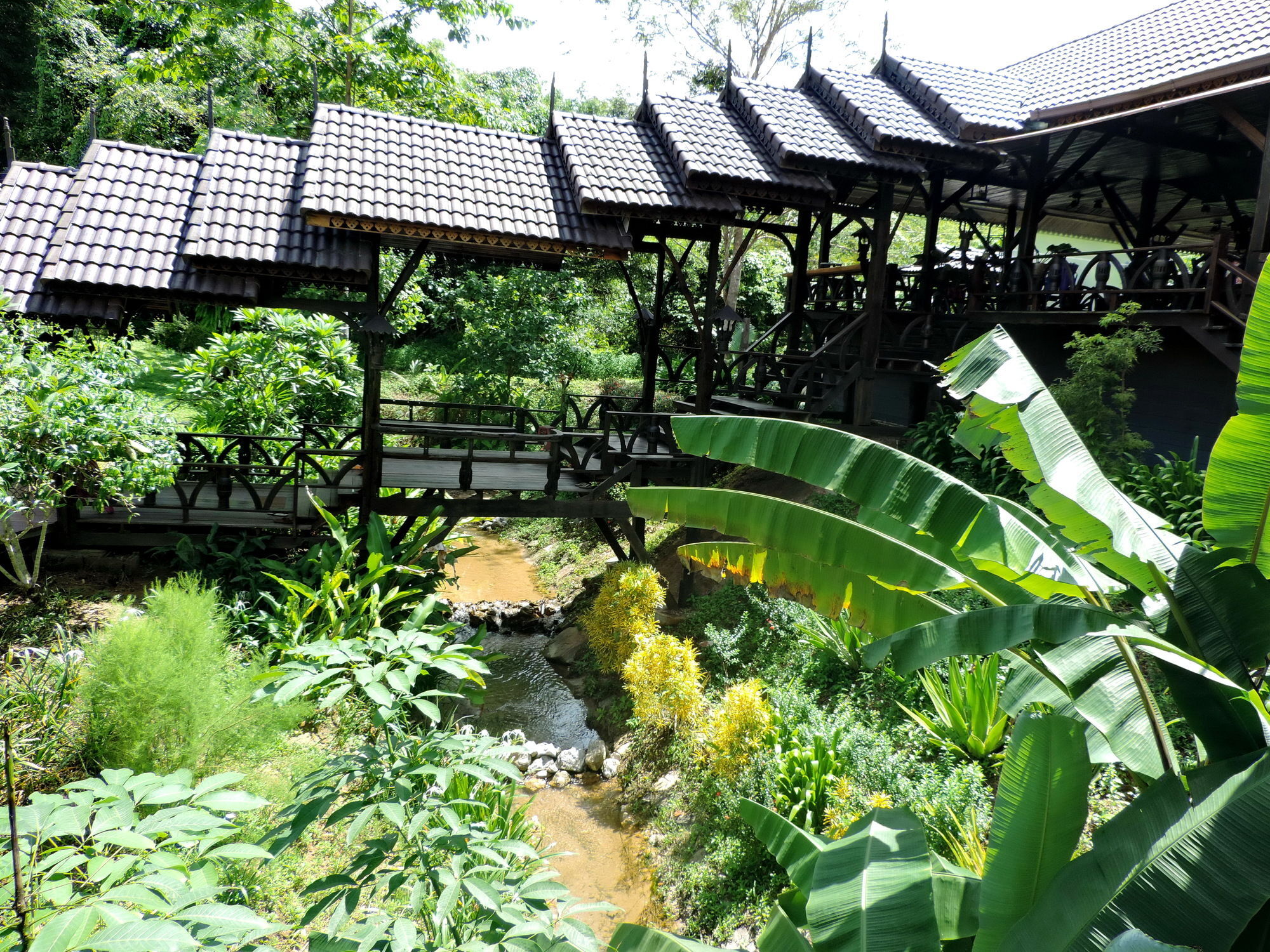 Montania Lifestyle Hotel Phanom Exterior photo
