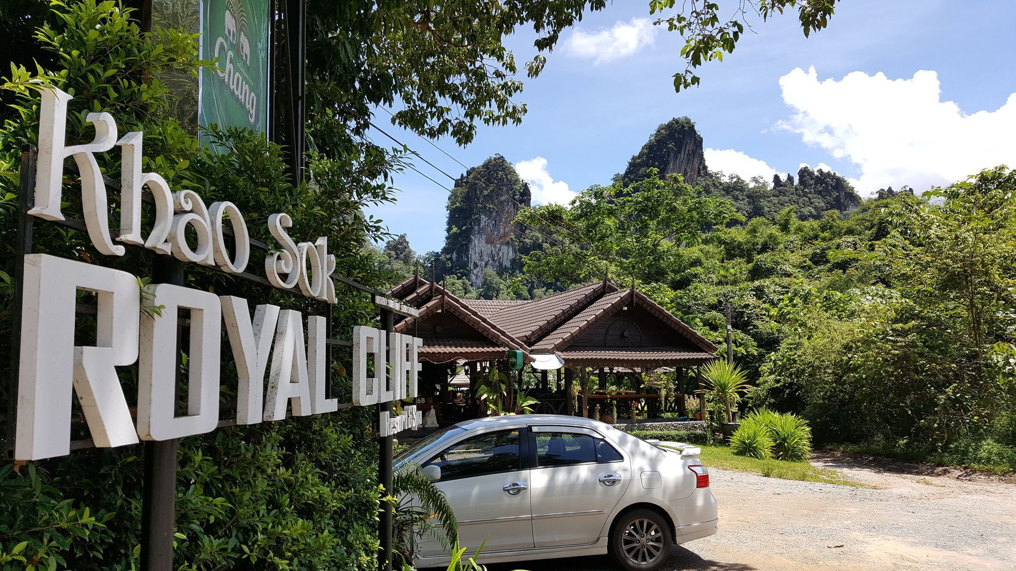 Montania Lifestyle Hotel Phanom Exterior photo