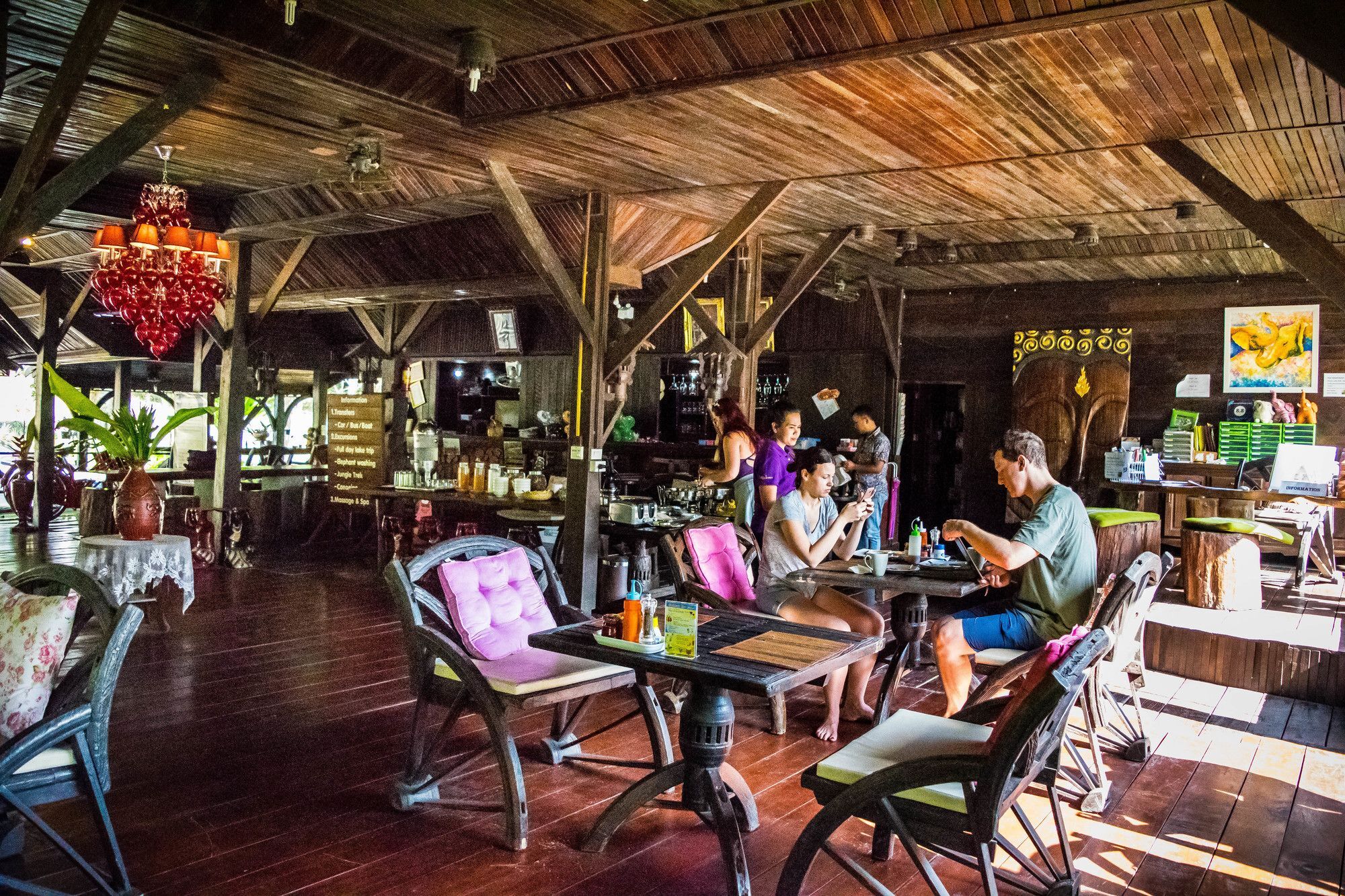 Montania Lifestyle Hotel Phanom Exterior photo