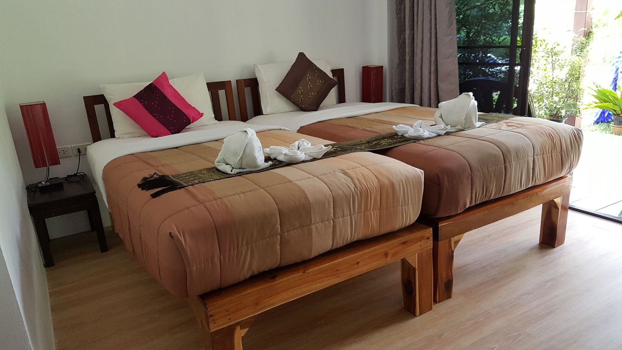 Montania Lifestyle Hotel Phanom Exterior photo