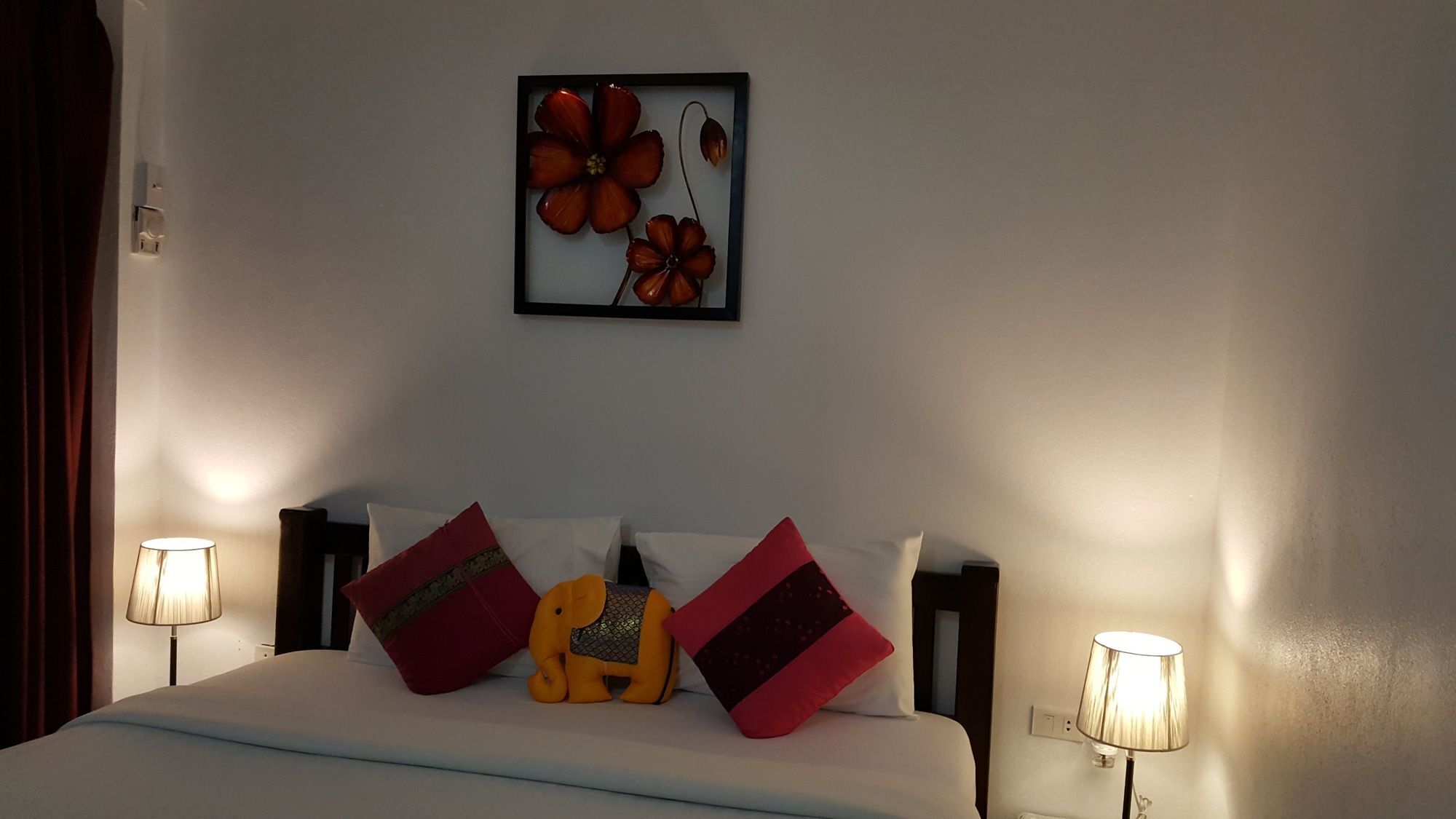 Montania Lifestyle Hotel Phanom Exterior photo