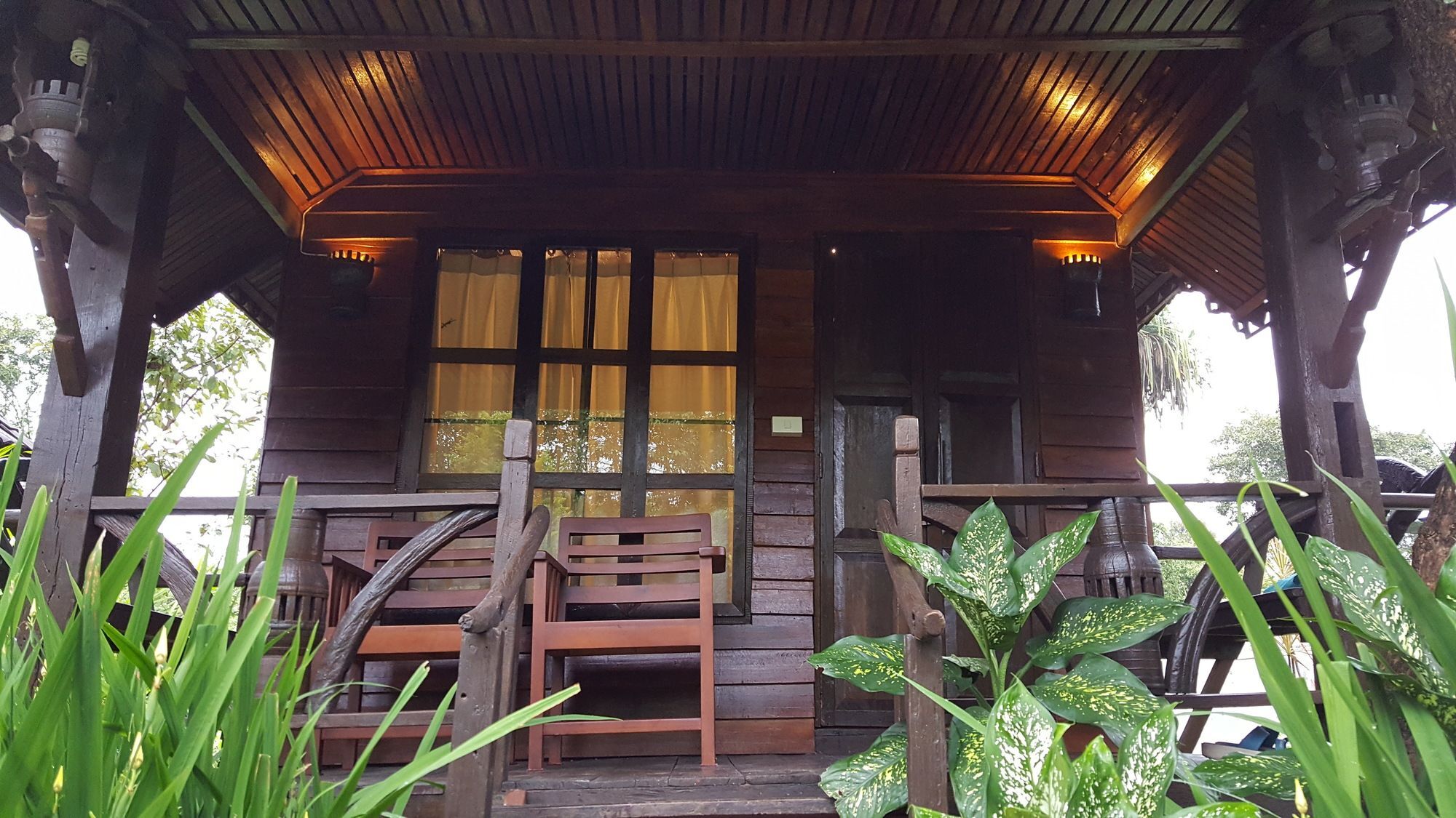 Montania Lifestyle Hotel Phanom Exterior photo